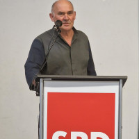 Gregor Lang trägt Antrag vor